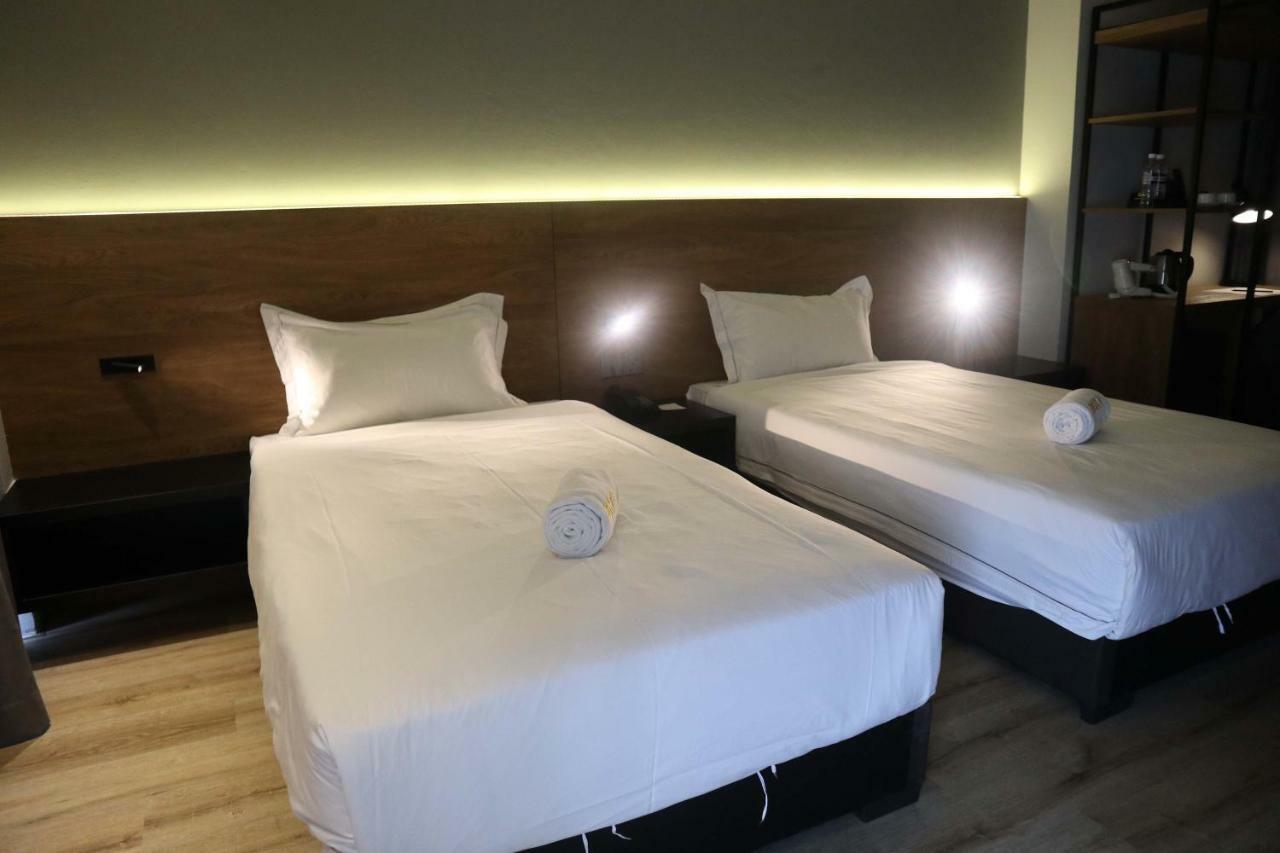 קוצ'ינג Roxy Hotel Padungan מראה חיצוני תמונה