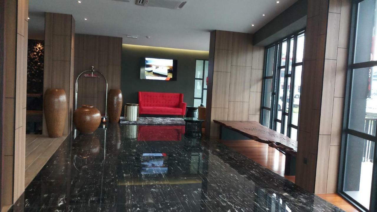 קוצ'ינג Roxy Hotel Padungan מראה חיצוני תמונה