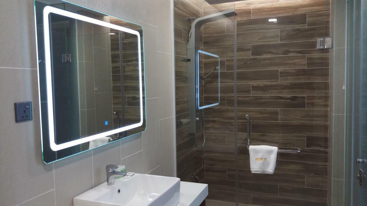קוצ'ינג Roxy Hotel Padungan מראה חיצוני תמונה
