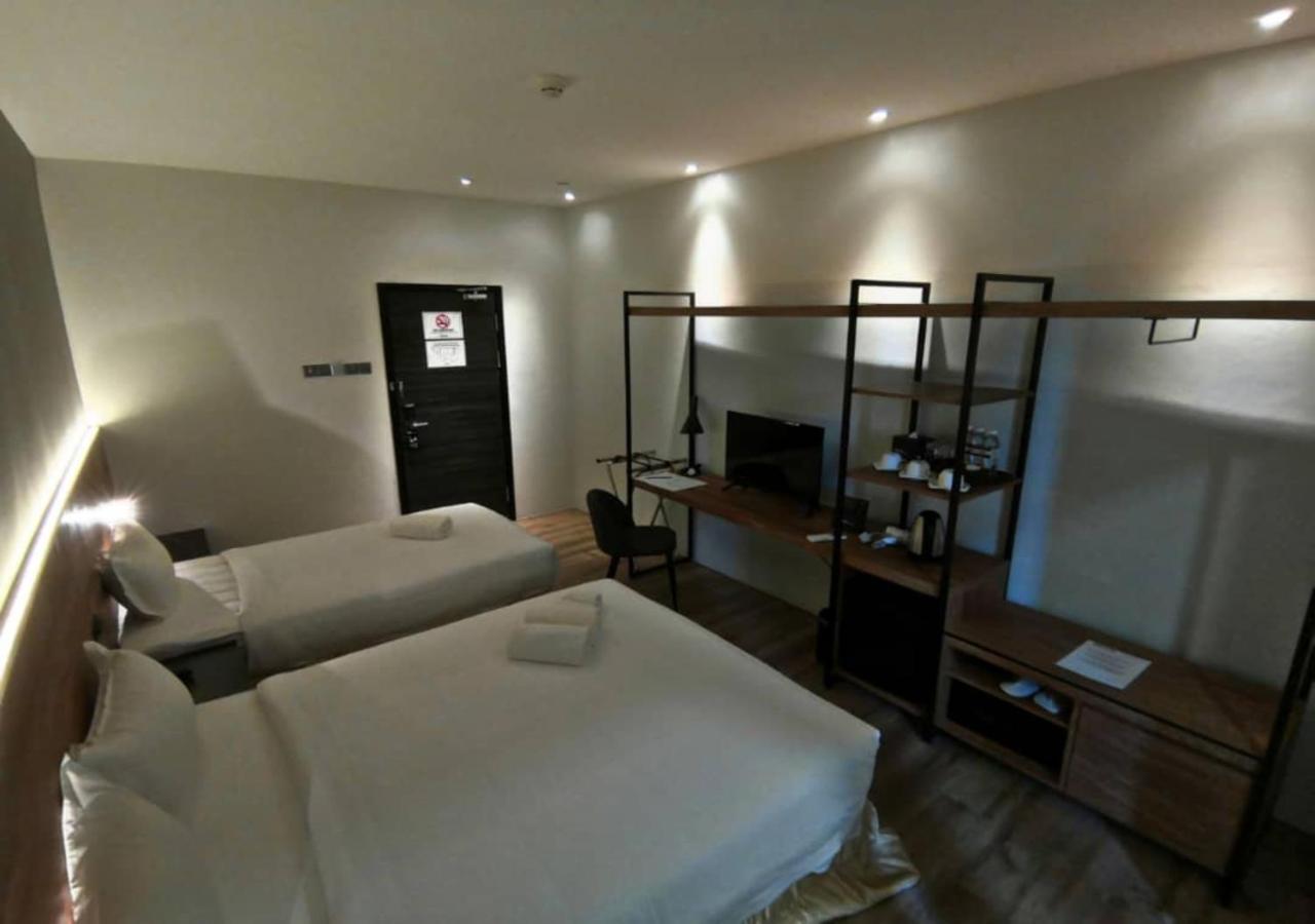קוצ'ינג Roxy Hotel Padungan מראה חיצוני תמונה
